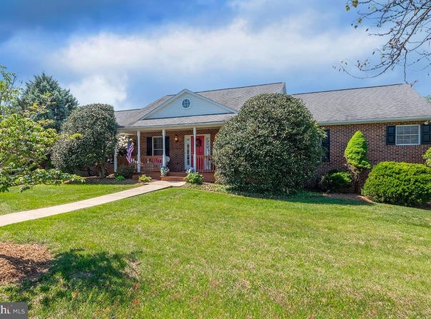 5265 BEAR HOLLOW LN, AMISSVILLE, VA 20106