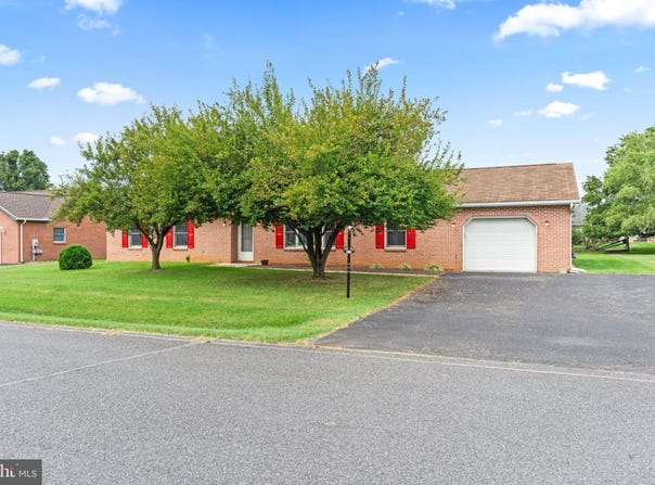 1213 S POINTE Drive, HAGERSTOWN, MD 21740