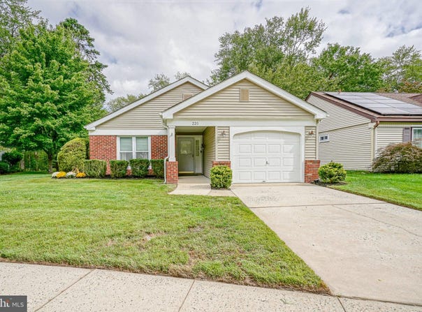 220 N PLYMOUTH Court, SOUTHAMPTON, NJ 08088