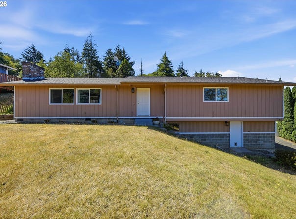 740 H St, CoosBay, OR 97420