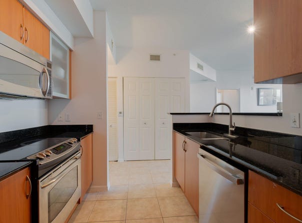 804 E WINDWARD Way, Lantana, FL 33462