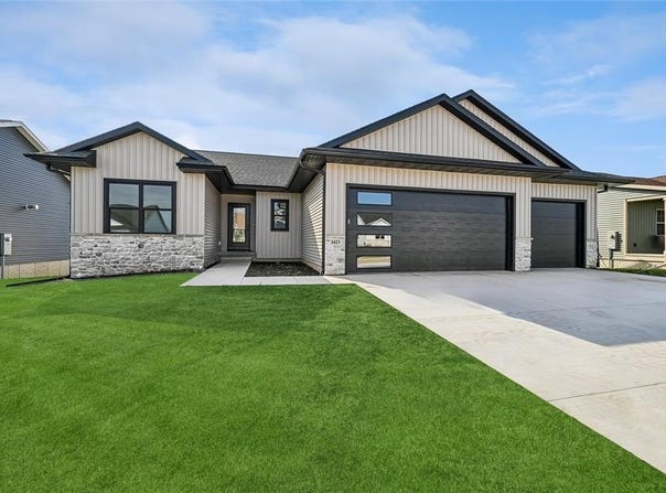 1423 Echo Ridge Lane, Marion, IA 52302