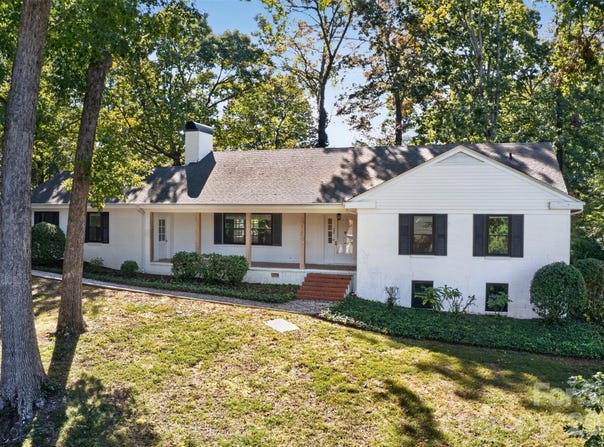 356 7th Avenue NE, Hickory, NC 28601