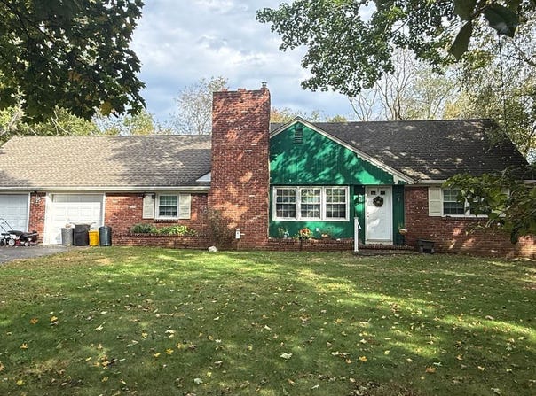 942 Old York Road, East Windsor, NJ 08520