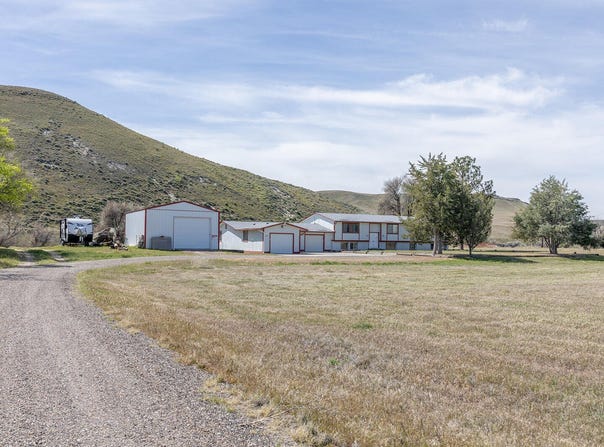 8601 W Osprey St, Hammett, ID 83627