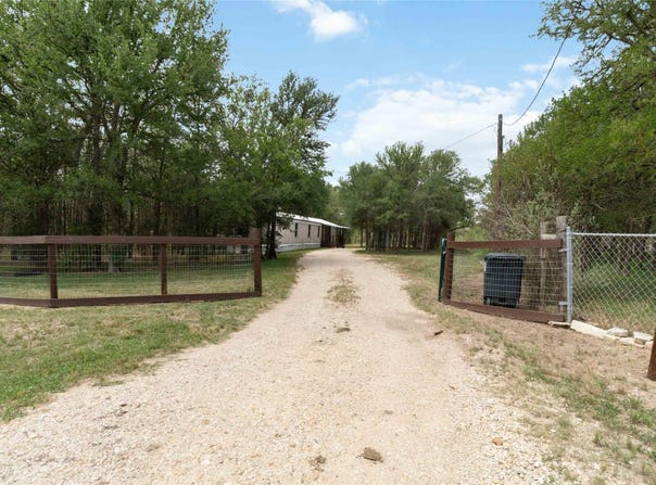 153 Cherylton Dr, Red Rock, TX 78662