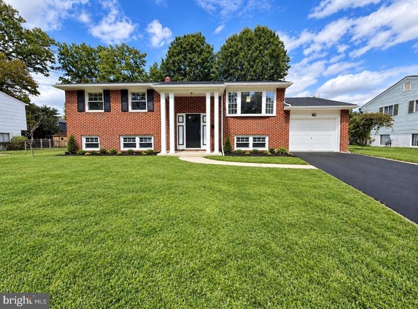 806 SUNSET Drive, SOMERDALE, NJ 08083