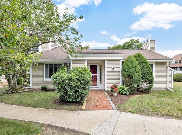 37 Ships View Terrace, Bourne, MA 02532