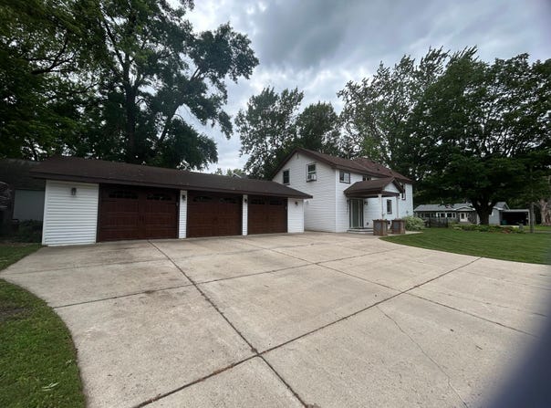 640 3rd Street N, Dassel, MN 55325