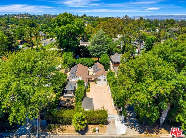 5923 Corbin Ave, Tarzana, CA 91356