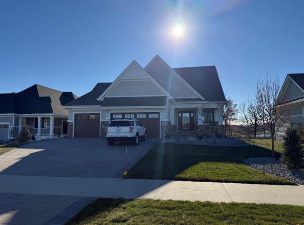 6081 Shoreview Pointe, Victoria, MN 55318