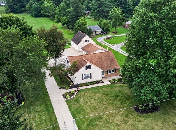1100 Fairfield School Road, Columbiana, OH 44408