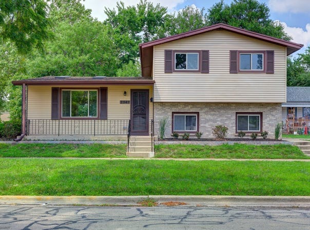 2347 S 17th Avenue, Broadview, IL 60155