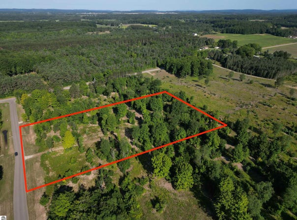 1029 E Solaris Way lot: B2, Maple City, MI 49664
