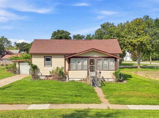 707 N 4th Ave, Washington, IA 52353