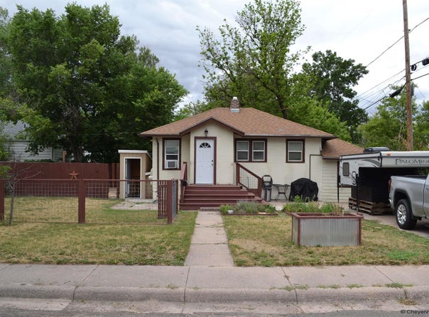 2310 DUFF AVE, Cheyenne, WY 82001