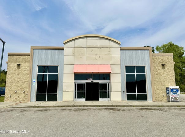 13881 Nc 55 Hwy, Bayboro, NC 28515