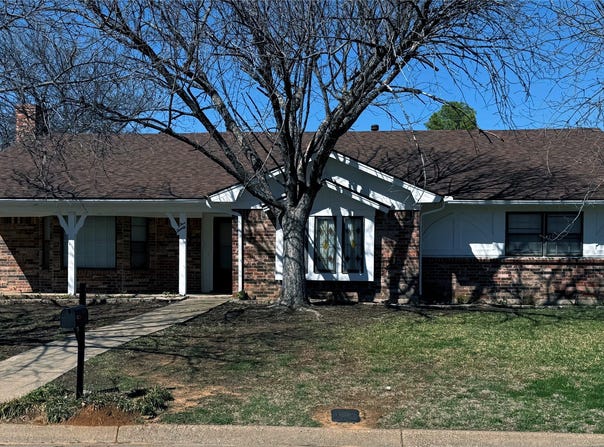 520 Baker Drive, Hurst, TX 76054
