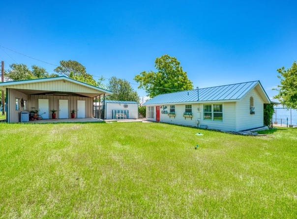 809 Lakeshore Loop, Tow, TX 78672