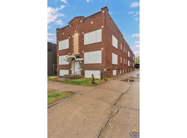 506 SW 6th Ave, Topeka, KS 66603