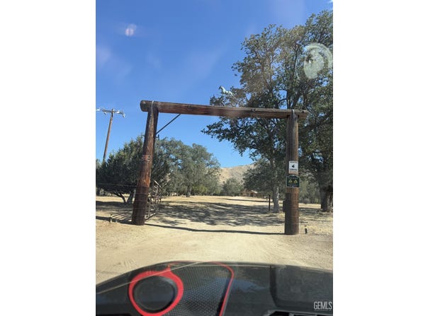 19211 Walker Basin Road, Caliente, CA 93518