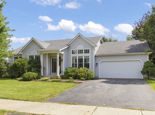 710 Cornell Drive, Oswego, IL 60543