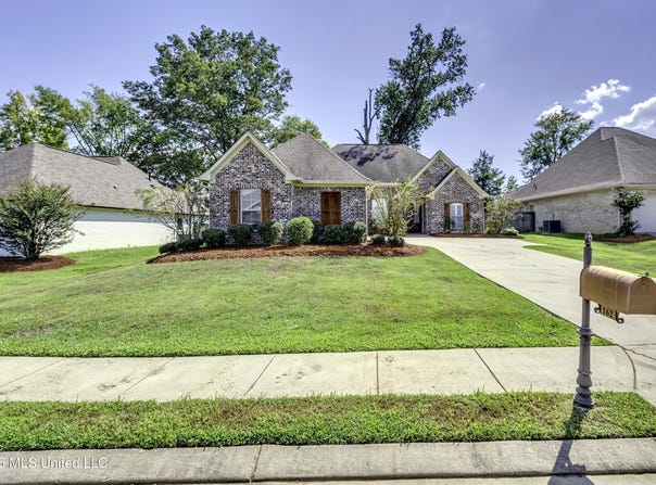 162 Sweetbriar Circle, Canton, MS 39046