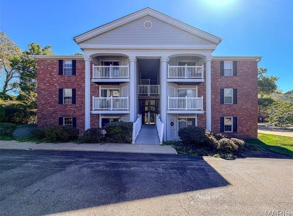 1912 Marine Terrace Drive, St Louis, MO 63146