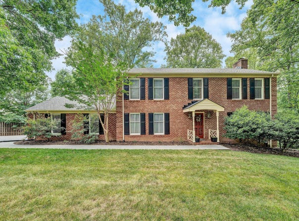4149 Toddsbury Dr, Vinton, VA 24179