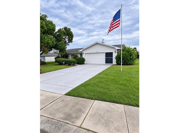 1731 COCO PALM Circle, SUN CITY CENTER, FL 33573