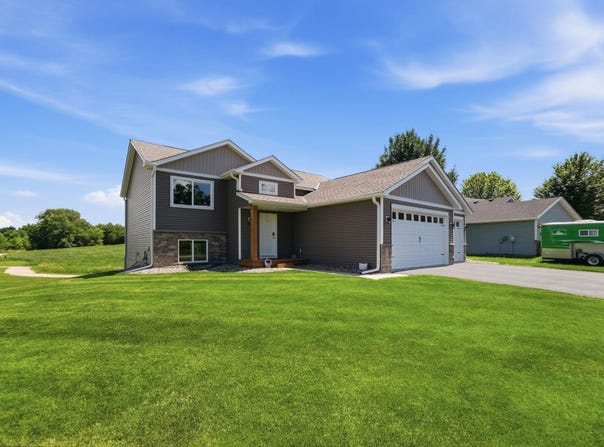 1500 5th Avenue, Howard Lake, MN 55349