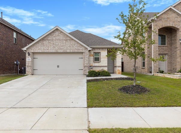 3916 Oak Creek Circle, Denison, TX 75020