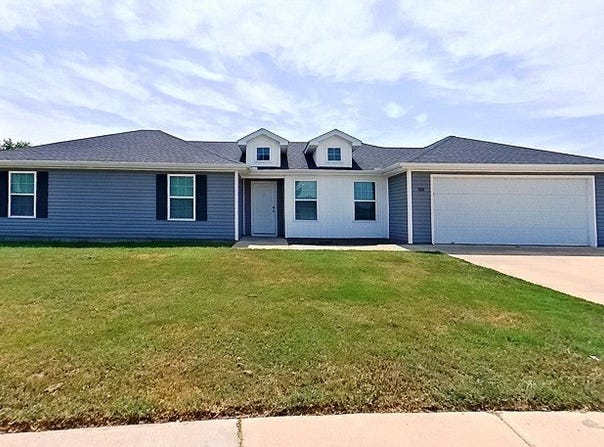 202 Fieldstone Circle, Gravette, AR 72736