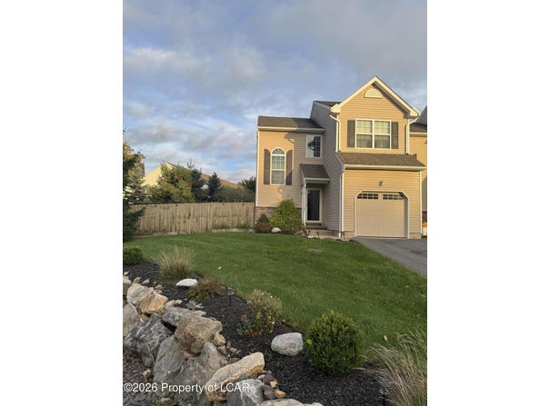 102 Player Ct Drive, Drums, PA 18222