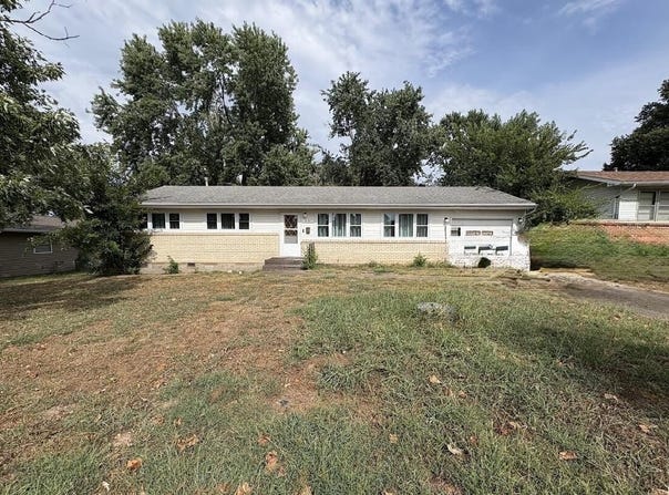 913 Flower Box Lane, Neosho, MO 64850