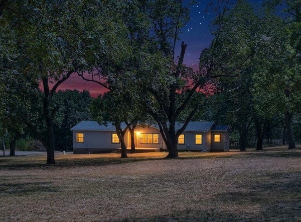 1210 E Texas Street, Denison, TX 75021