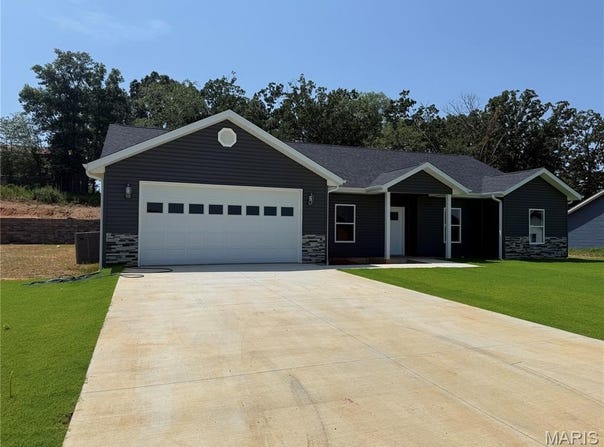 321 Kearbey Drive, Poplar Bluff, MO 63901