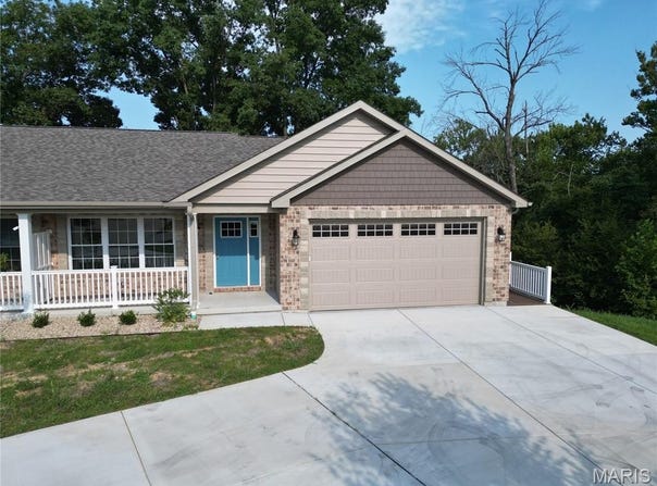 302 Anthony Circle, Byrnes Mill, MO 63051