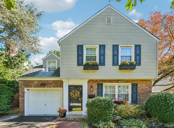 20 Revere Drive E, Floral Park, NY 11001