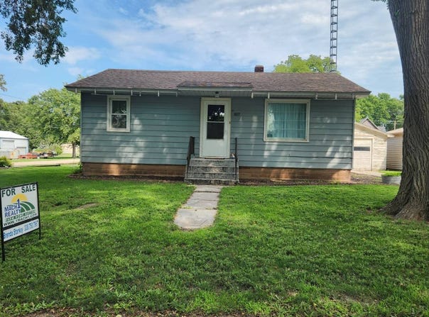 807 Plevna Street, Palmer, NE 68864