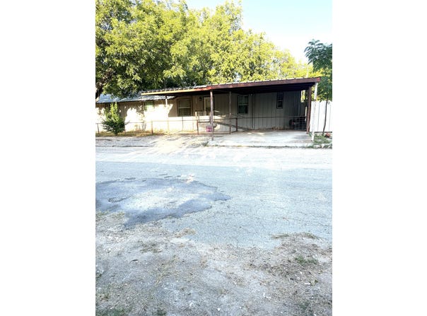 601 13TH, Coleman, TX 76834