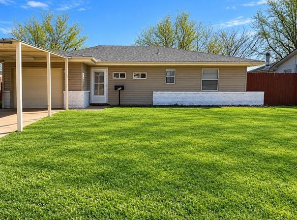 329 S 24th Street, Clinton, OK 73601