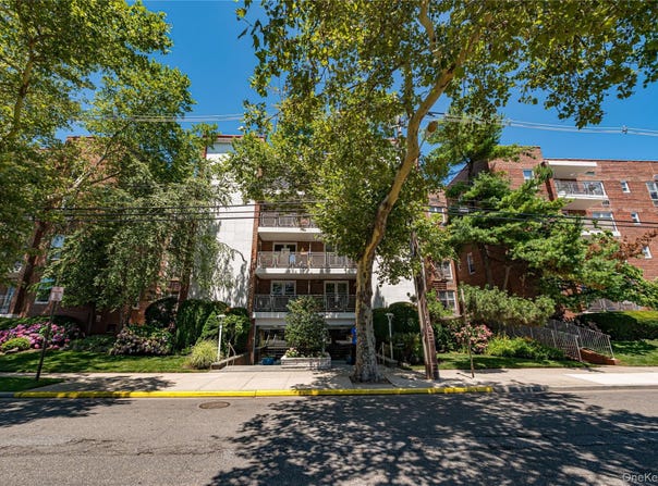 100 Brooklyn Avenue, Freeport, NY 11520