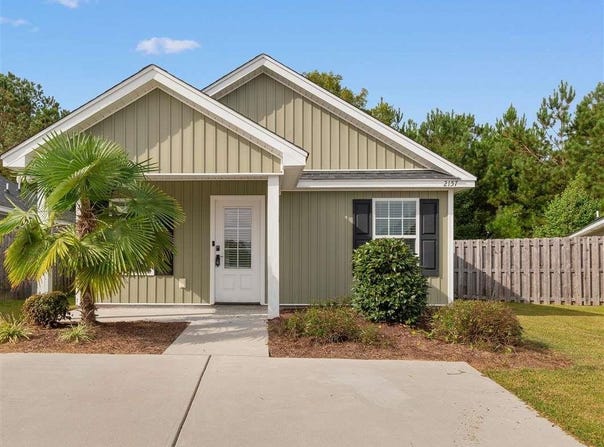 2157 Harbour Ln., Florence, SC 29505