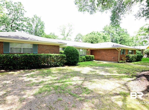 69 Paddock Dr, Fairhope, AL 36532