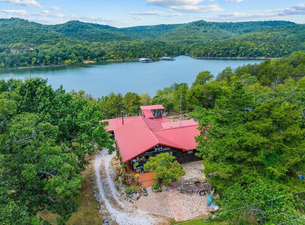 29121 Station Lane, Eagle Rock, MO 65641