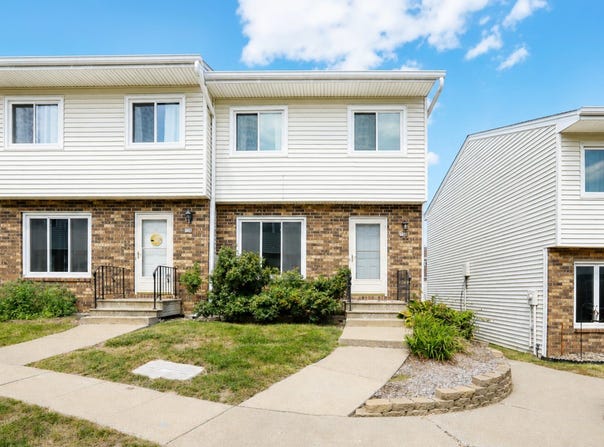 224 Holiday Circle, West Des Moines, IA 50265