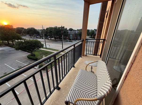 1220 W Trinity Mills Road, Carrollton, TX 75006