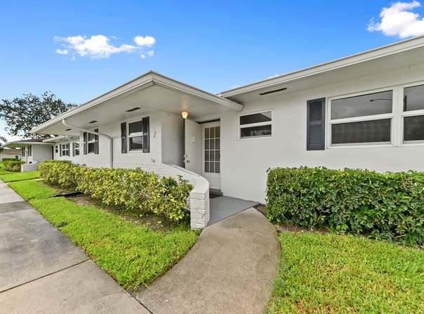 2766 Emory Drive E, West Palm Beach, FL 33415