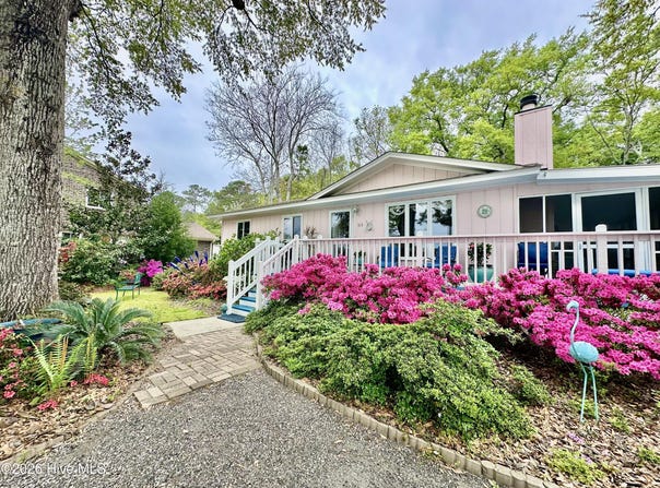 515 Shoreline Drive E, Sunset Beach, NC 28468
